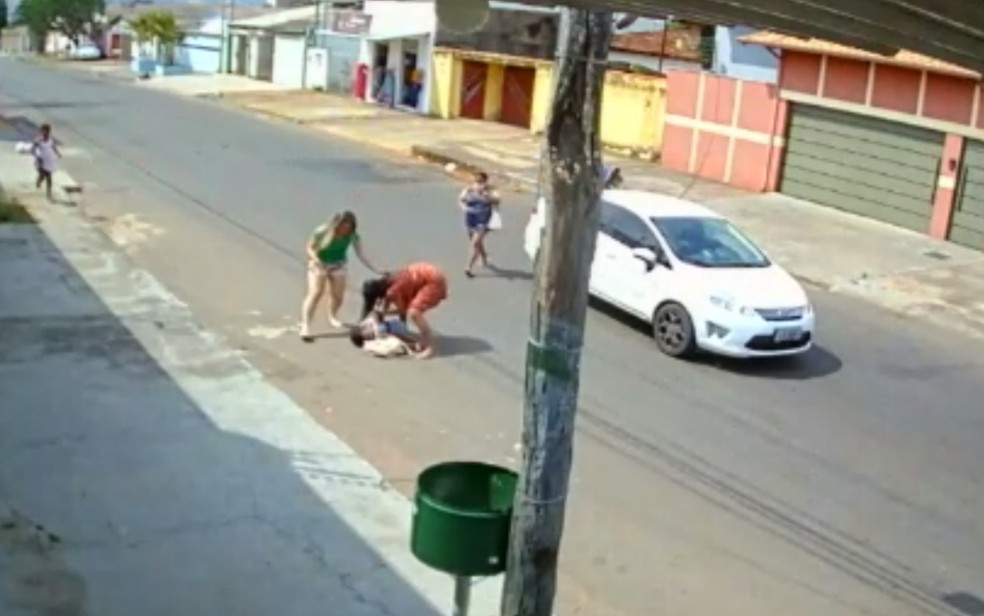 Vídeo mostra criança de 4 anos sendo atropelada em Anápolis