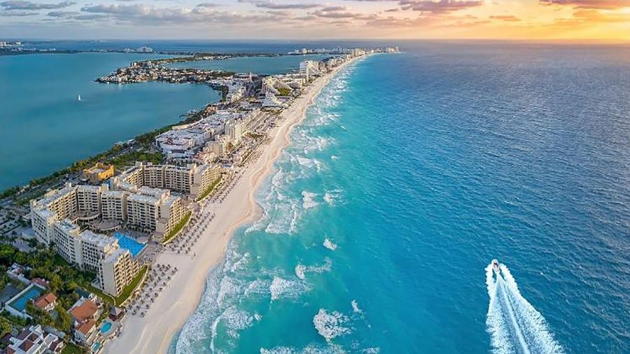 O balneário mexicano de Cancún ordenou o esvaziamento dos hotéis de seu famoso litoral caribenho por conta de um furacão extremamente perigoso. (Foto: Getty Images)