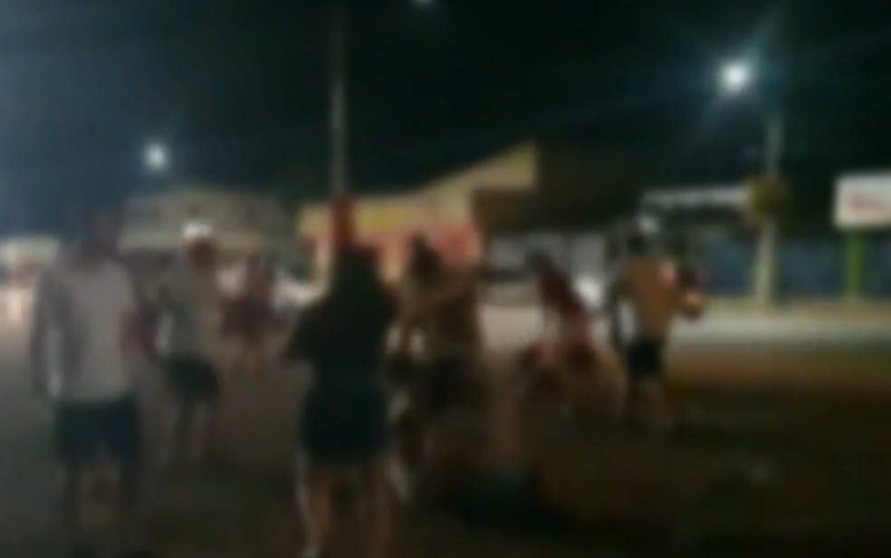 Vídeo mostra briga generalizada em Santa Bárbara de Goiás; assista