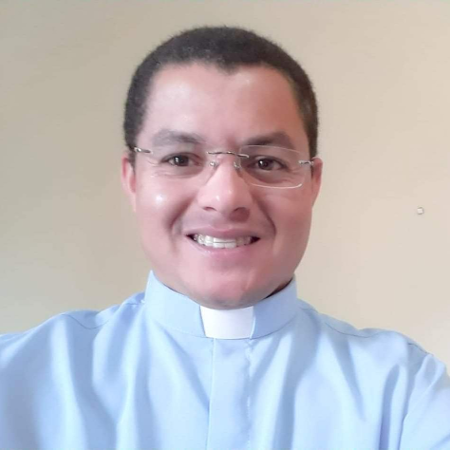 Um jovem de 22 anos foi preso ontem à noite suspeito de matar o padre Adriano da Silva Bastos, 36, em Minas Gerais. (Foto: reprodução)