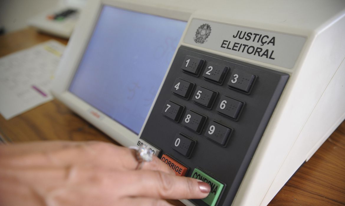 A Justiça Eleitoral anulou os votos do Cidadania e o vereador eleito pela sigla, Marlon dos Santos, perdeu o mandato em Goiânia.