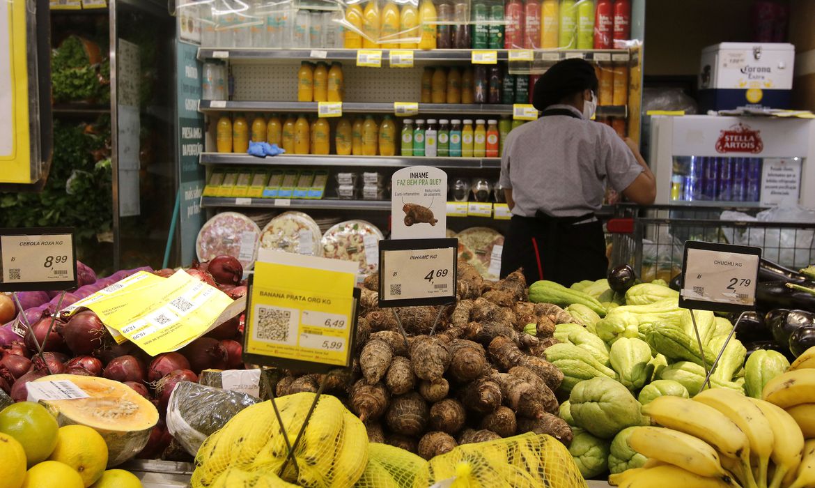 Alimentos representaram 60% da inflação dos mais pobres em outubro