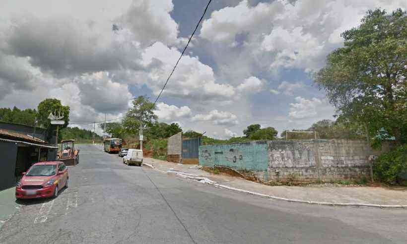 Homem é encontrado sem calças e com a cabeça esmagada em Minas Gerais - betim