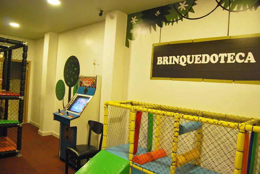 Goiânia libera uso de brinquedotecas em bares e de quadras esportivas