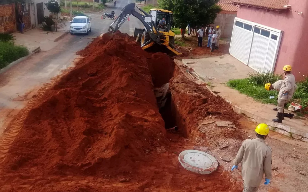 Em Mineiros, trabalhador morre soterrado após desmoronamento em obra de rede de esgoto