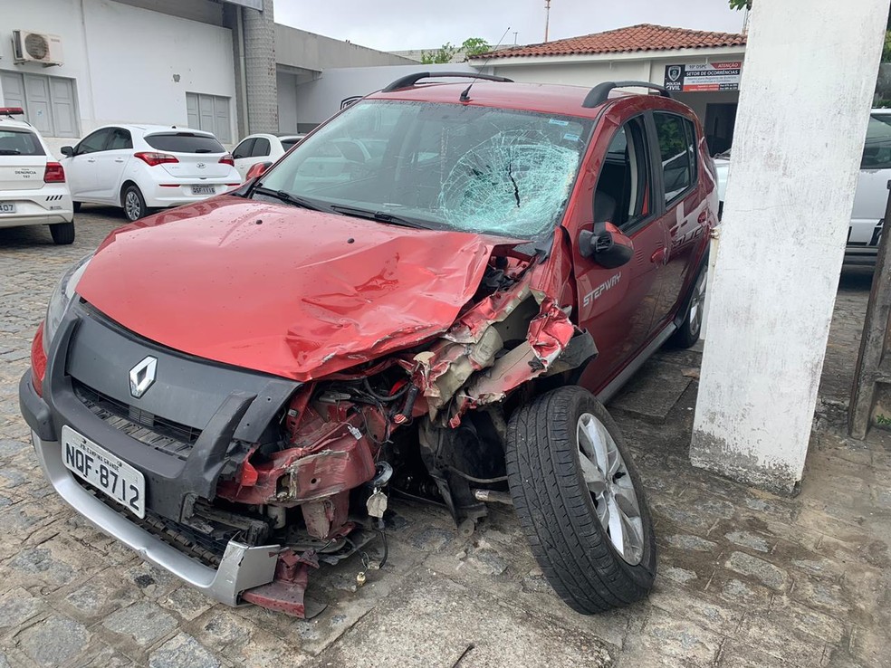 Padre é preso suspeito de dirigir bêbado e provocar acidente com morte na Paraíba