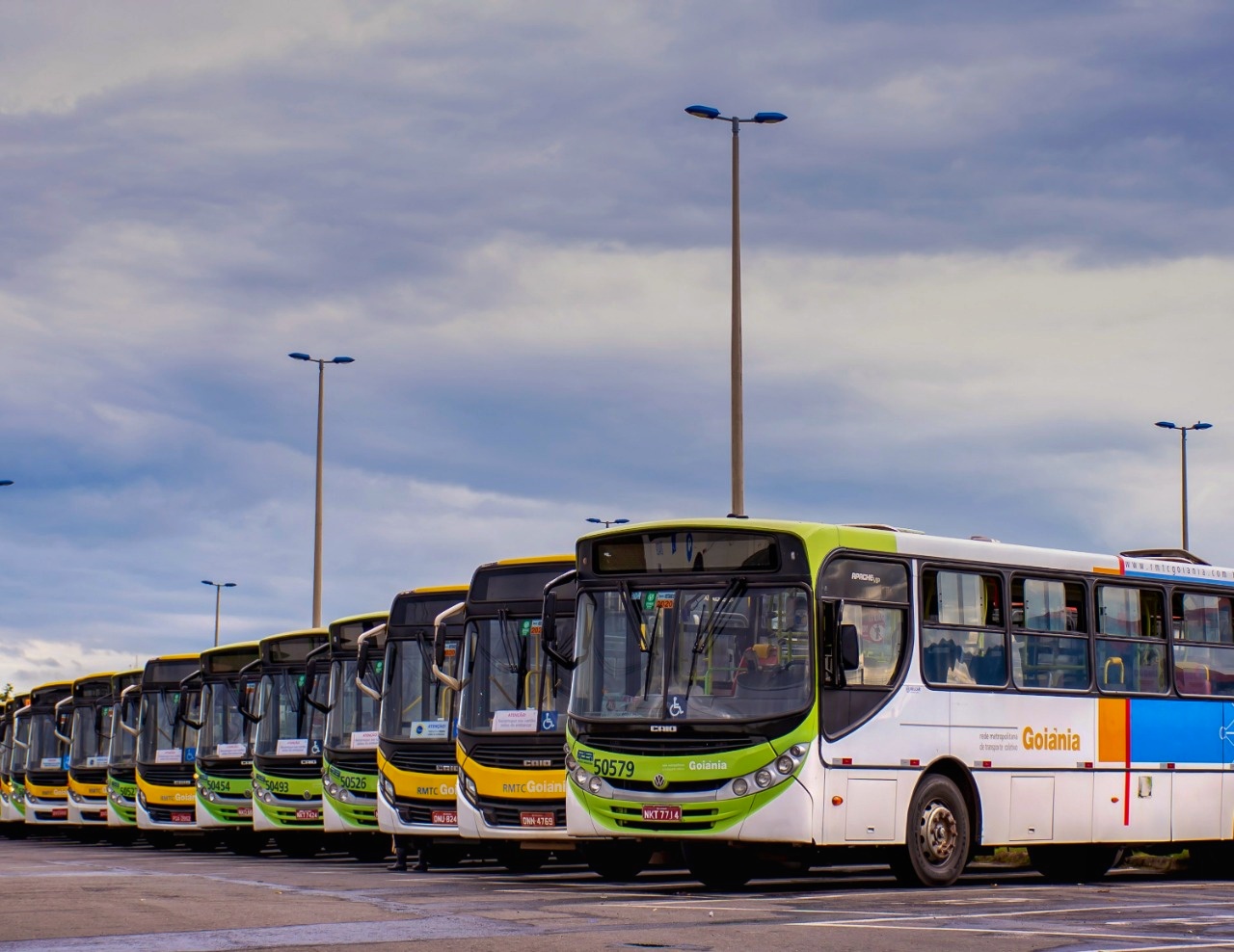 Por conta do Enem neste domingo (17), o transporte coletivo na Grande Goiânia contará com a circulação de 29 ônibus extras. (Foto: Jucimar de Sousa / Mais Goiás)