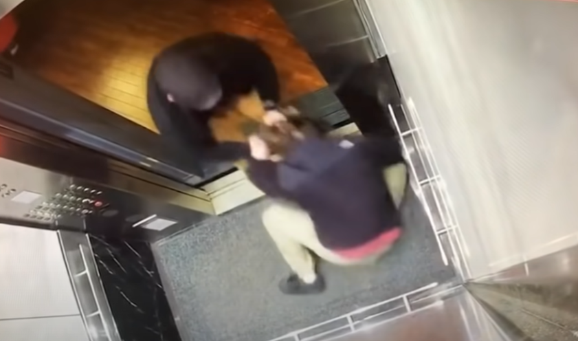Homem apanha dentro de elevador após tirar a máscara para tossir; vídeo