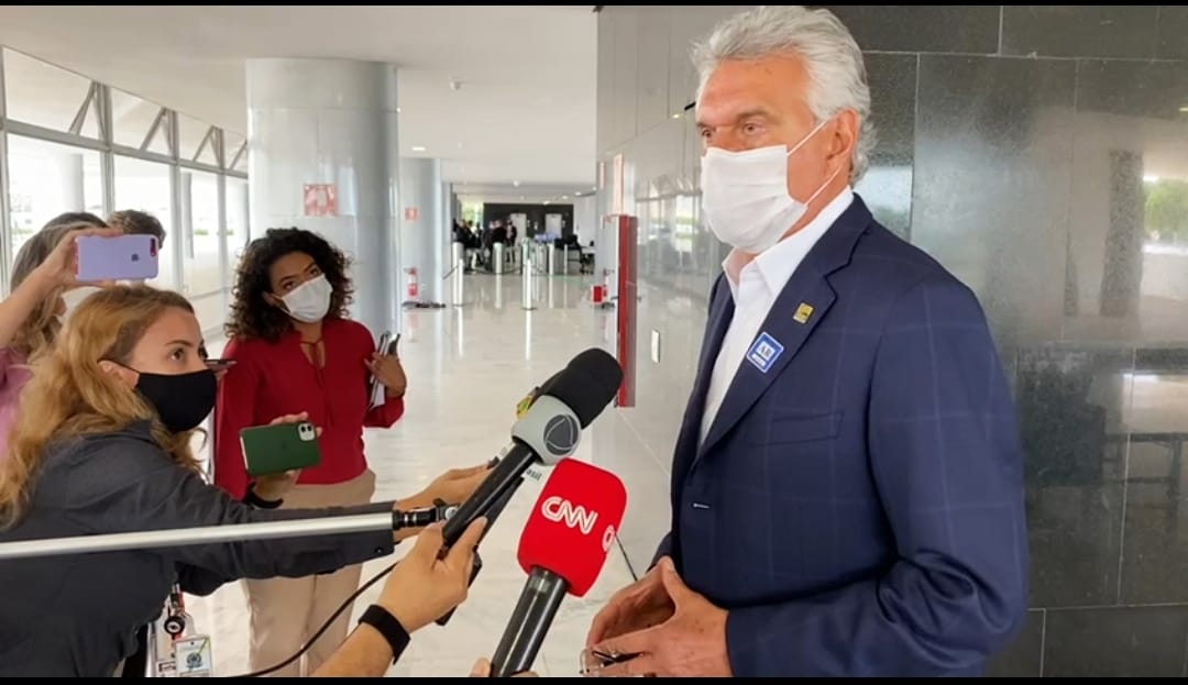 Caiado afirma a Pazuello que é "inaceitável" João Dória anunciar vacina e cobra atitude do MS