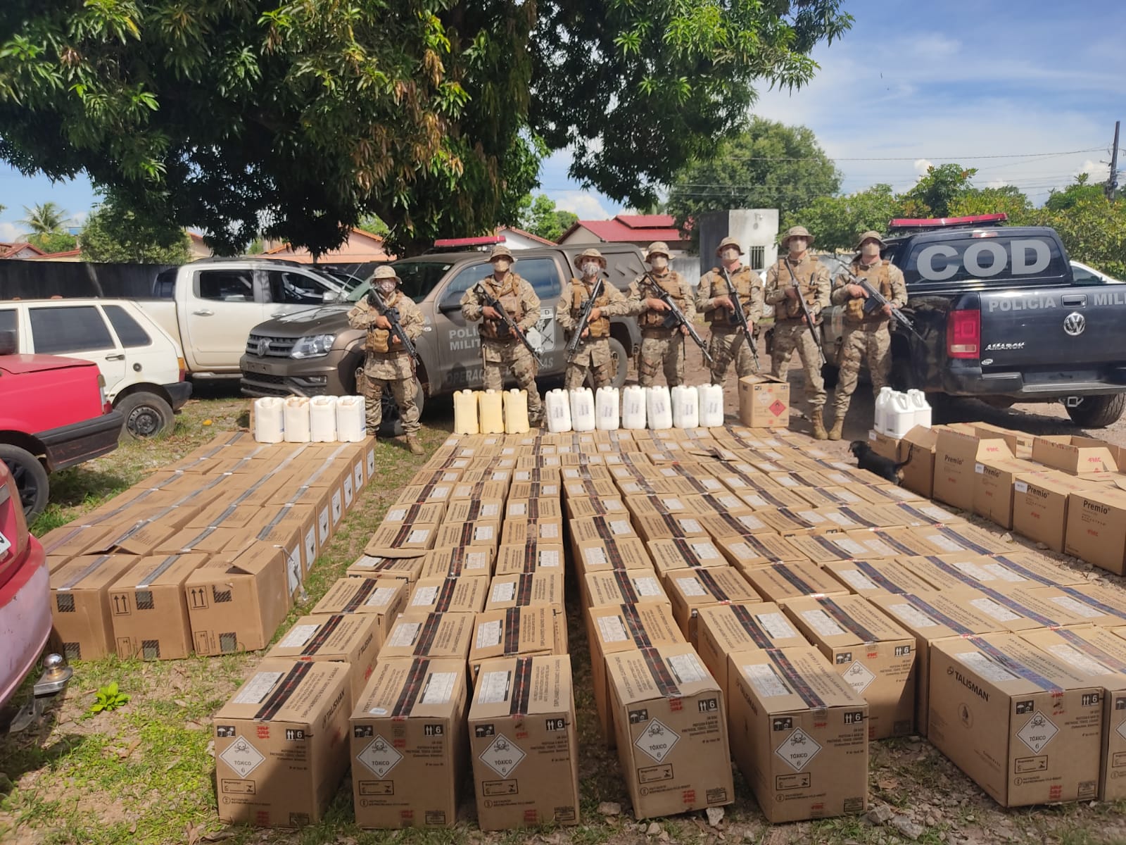A Polícia Militar (PM) apreendeu, nesta quinta-feira (17), cerca de 3,4 toneladas de defensivos agrícolas, em Porangatu. (Foto: divulgação/PM)