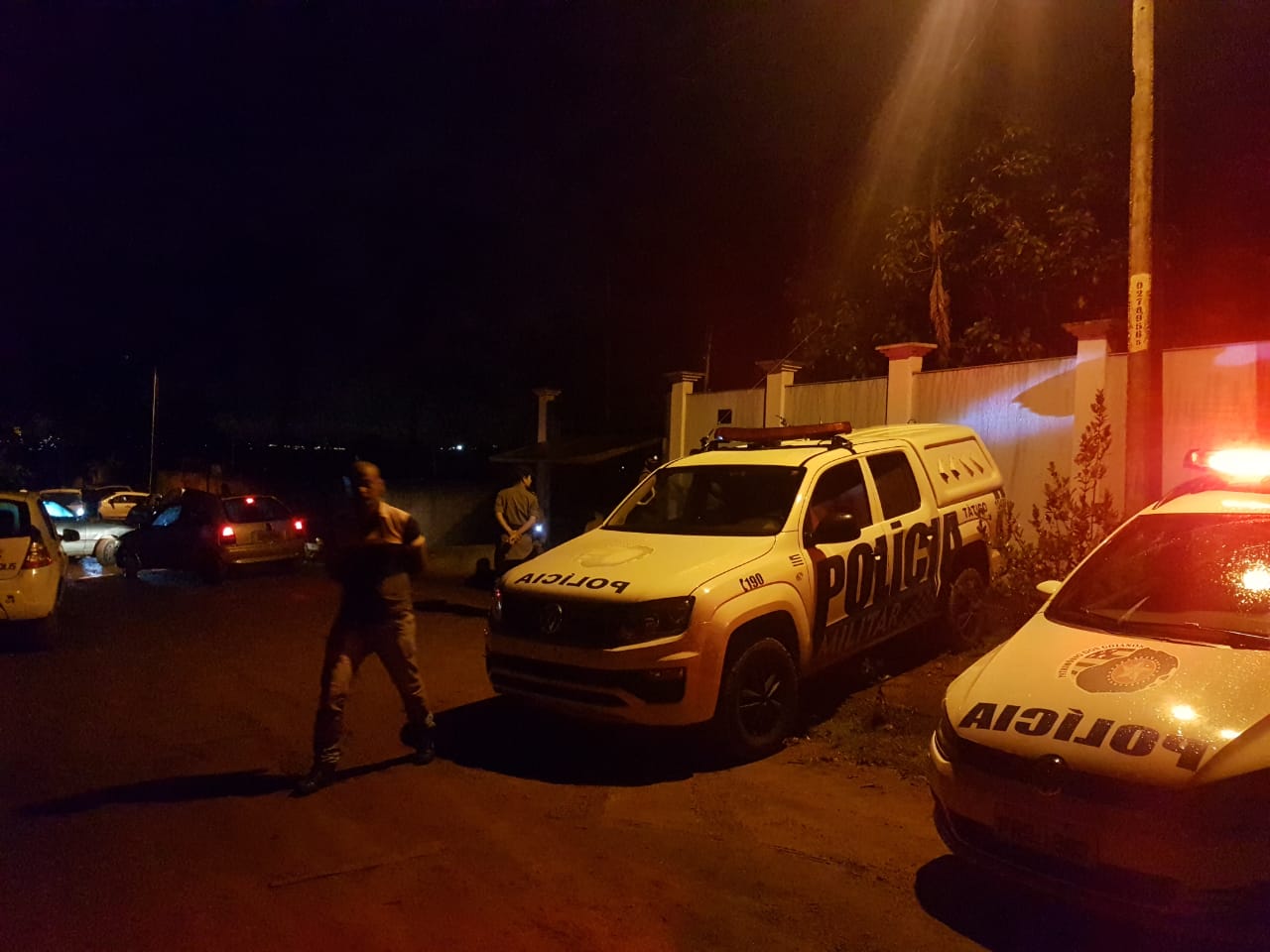 Polícia encerra festa clandestina com mais de 400 pessoas, em Anápolis