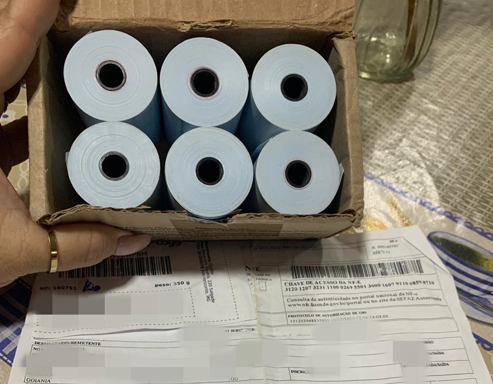 Jornalista compra celular e para idosa e recebe bobina de papel em Goiânia; vídeo