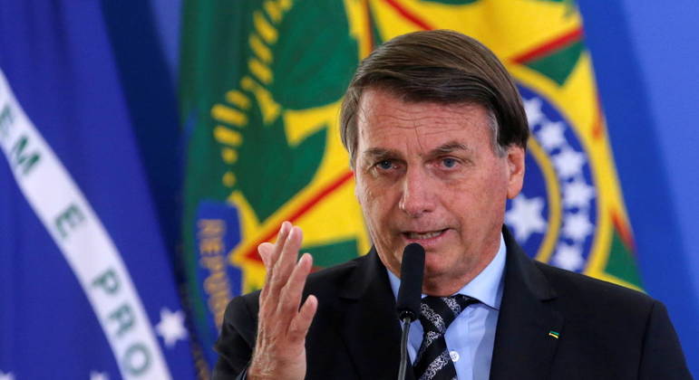 Bolsonaro cobra apoio da bancada ruralista a Arthur Lira em disputa na Câmara