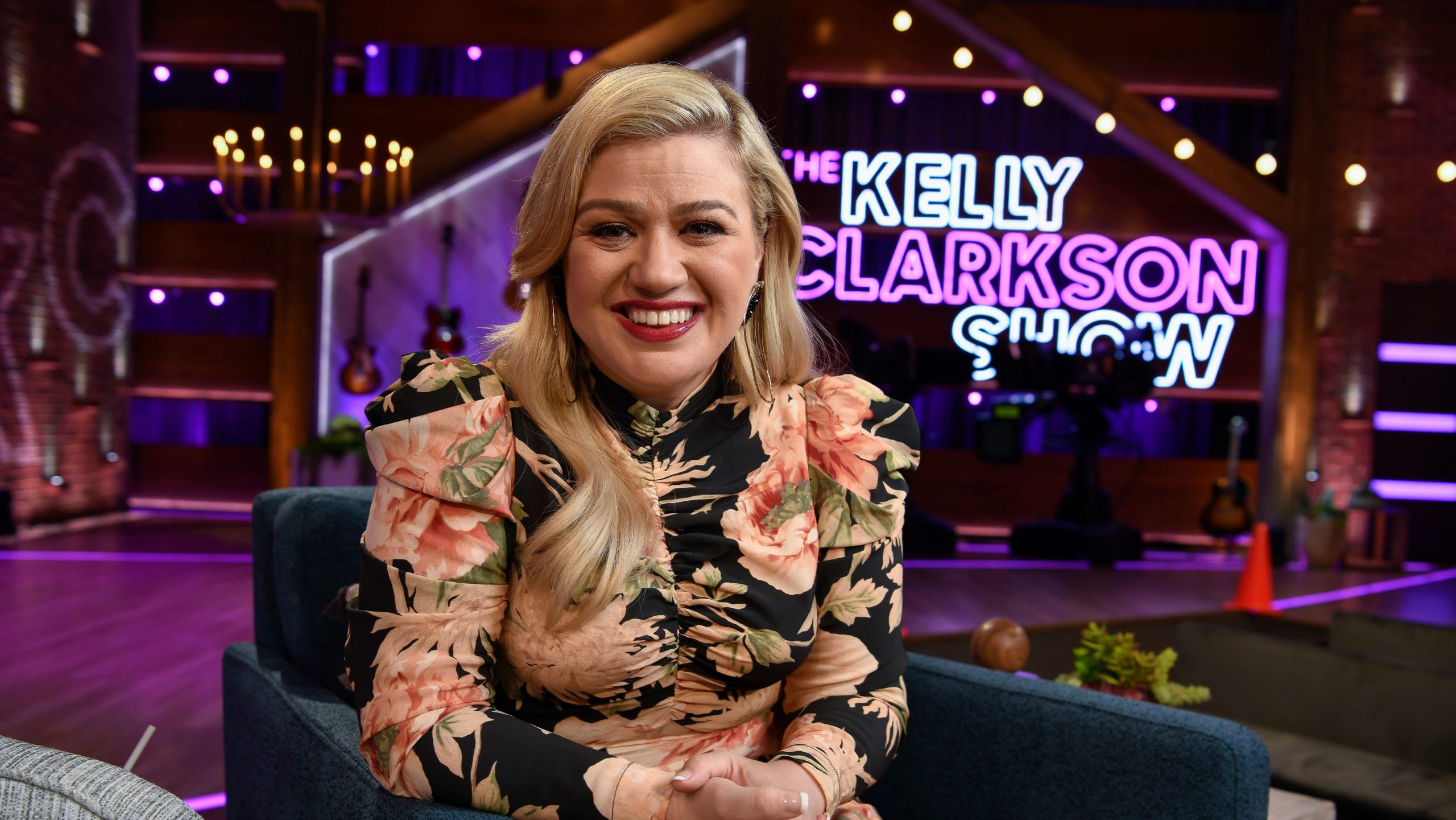 Talk-show de Kelly Clarkson é renovado para mais duas temporadas