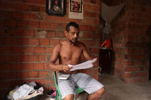 José Antônio Muniz Pereira, 35, é morador de Morros (MA), cidade que está com o menor número de atendidos no programa desde 2017 (Foto: Junior Foicinha / Folhapress)