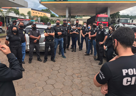 Policiais civis que participam da operação Colarinho Branco (Foto: Comunicação/PC)