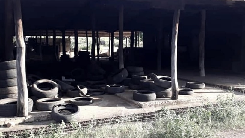 Antiga fábrica de cerâmica do município de Águas Limpas está abandonado (Foto: Agência Press)