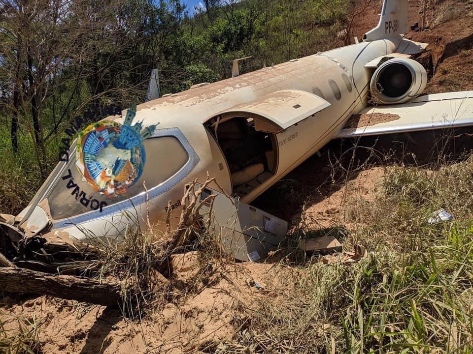 Aeronave que se acidentou em Minas Gerais: não há mortos (Foto: Bombeiros/Minas Gerais)