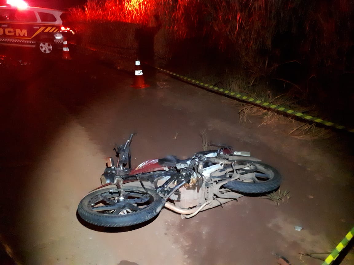Motociclista morre após bater de frente com veículo na GO-462, em Goiânia
