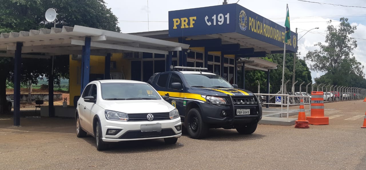 PRF recupera carro roubado em 2018 e devolve ao dono no dia do aniversário