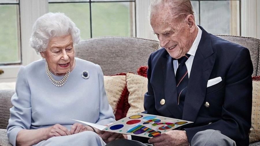 Rainha Elizabeth tem 94 anos, e Príncipe Philip, 99 (Imagem: Reprodução)
