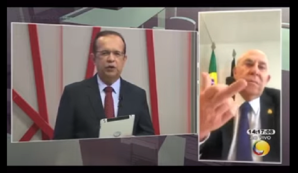 O senador paraibano Ney Suassuna criou polêmica após cometer mostrar o dedo do meio durante entrevista sobre colega com covid-19. (Foto: reprodução)