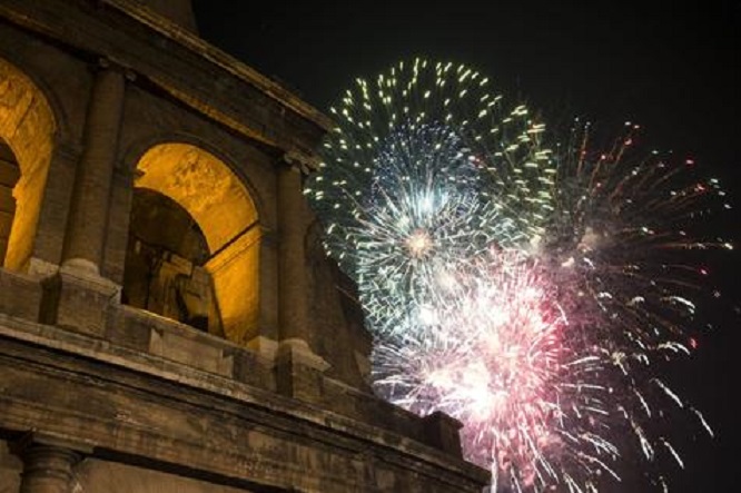 Fogos de artifício provocam massacre de pássaros em Roma; foto