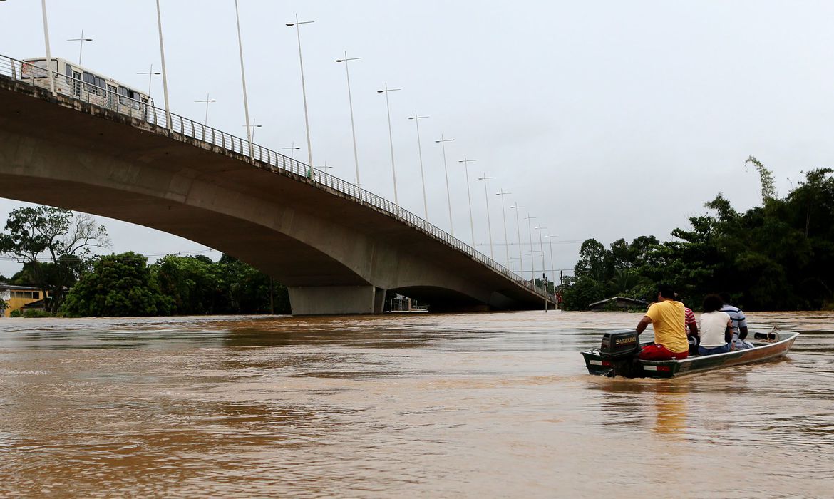 Acre decreta estado de calamidade pública devido a enchentes