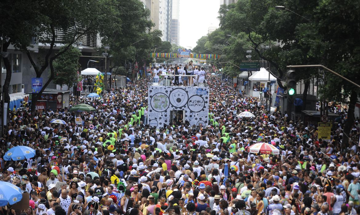 Carnaval será ou não feriado na pandemia? Entenda como ficam os trabalhadores