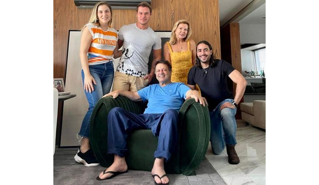 Adib Elias publica foto com família e faz alerta: não subestimem a Covid