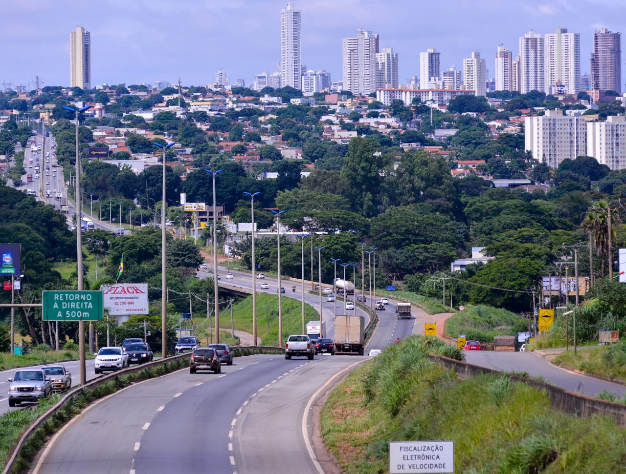 Com rodovias movimentadas, motoristas devem antecipar o retorno do feriado