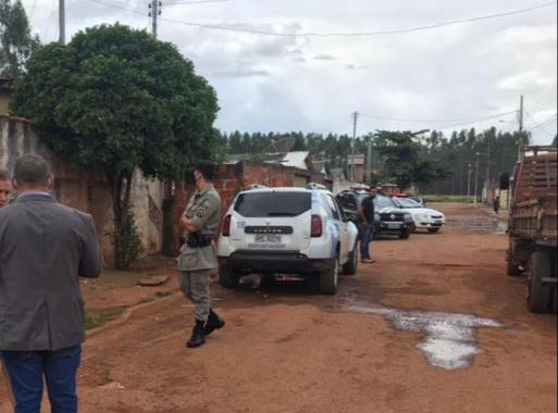 Uma briga entre dois irmãos terminou em morte neste último domingo (14), no bairro Vila Boa, em Campo Limpo. O delegado André Fernandes disse que Mauro