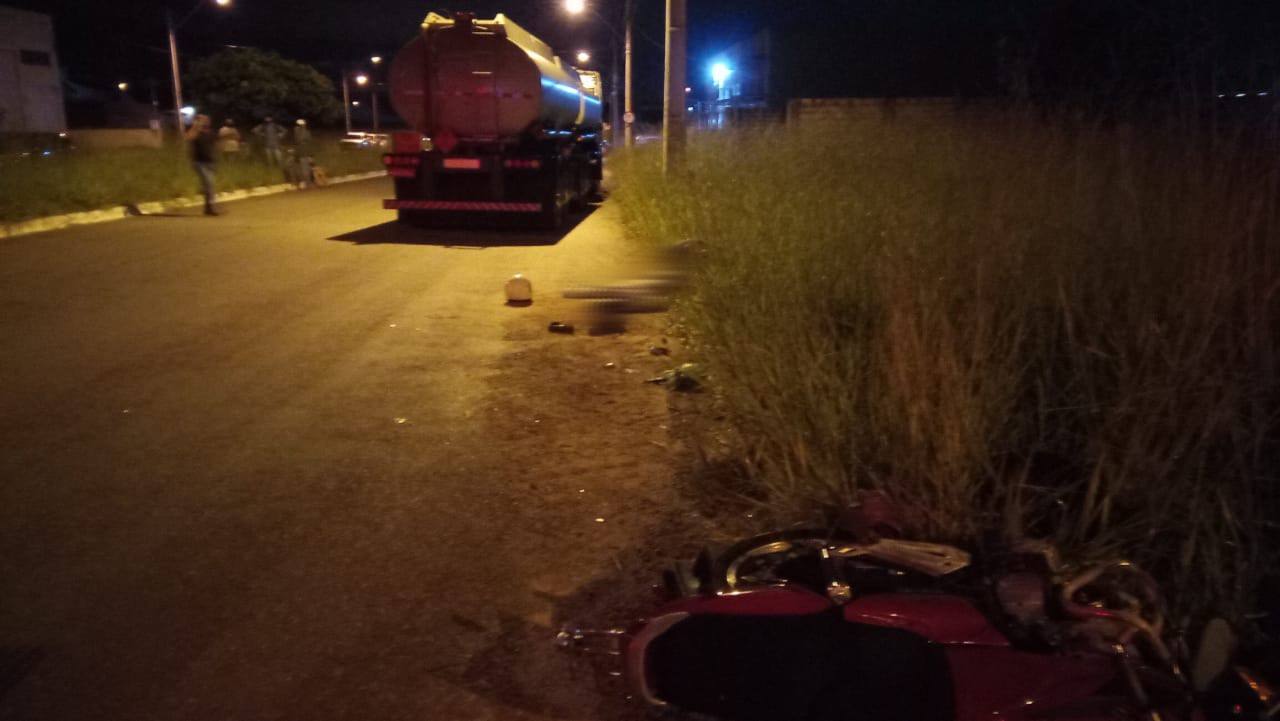 Motociclista morre em acidente com caminhão no setor Moinho dos Ventos; vídeo