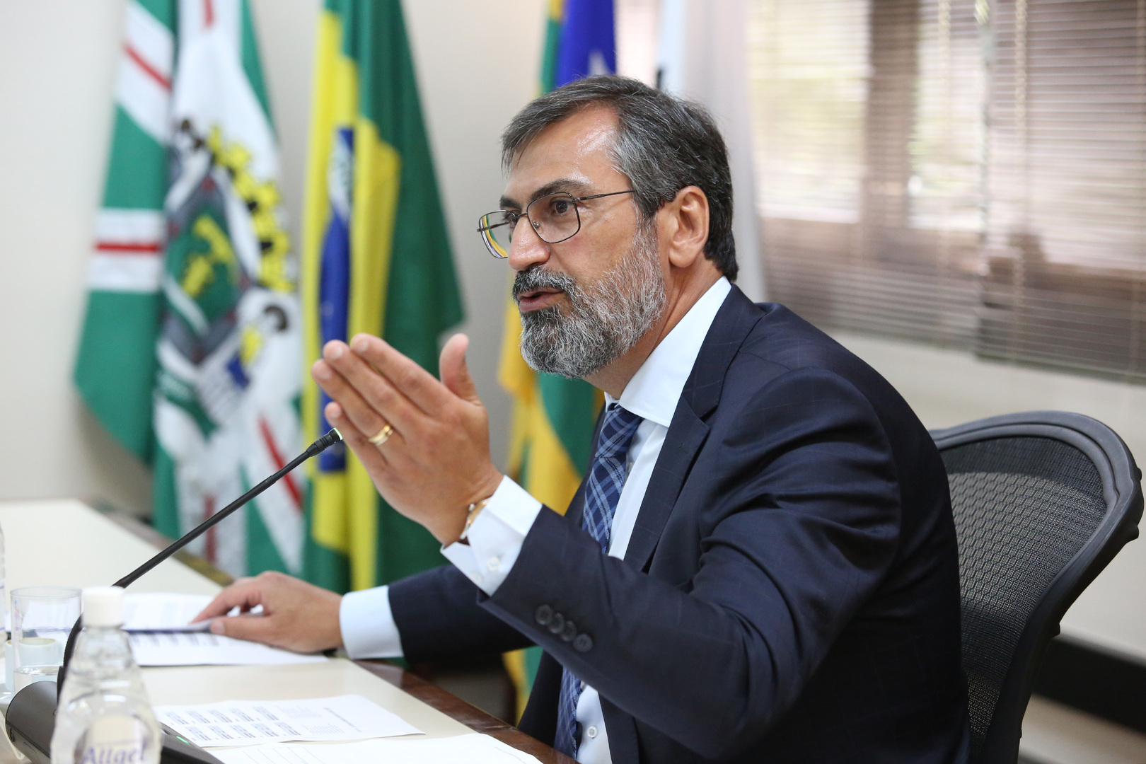 O procurador-geral de Justiça de Goiás, Aylton Vechi, toma posse para o segundo mandato consecutivo no cargo. (Foto: divulgação/Ministério Público)