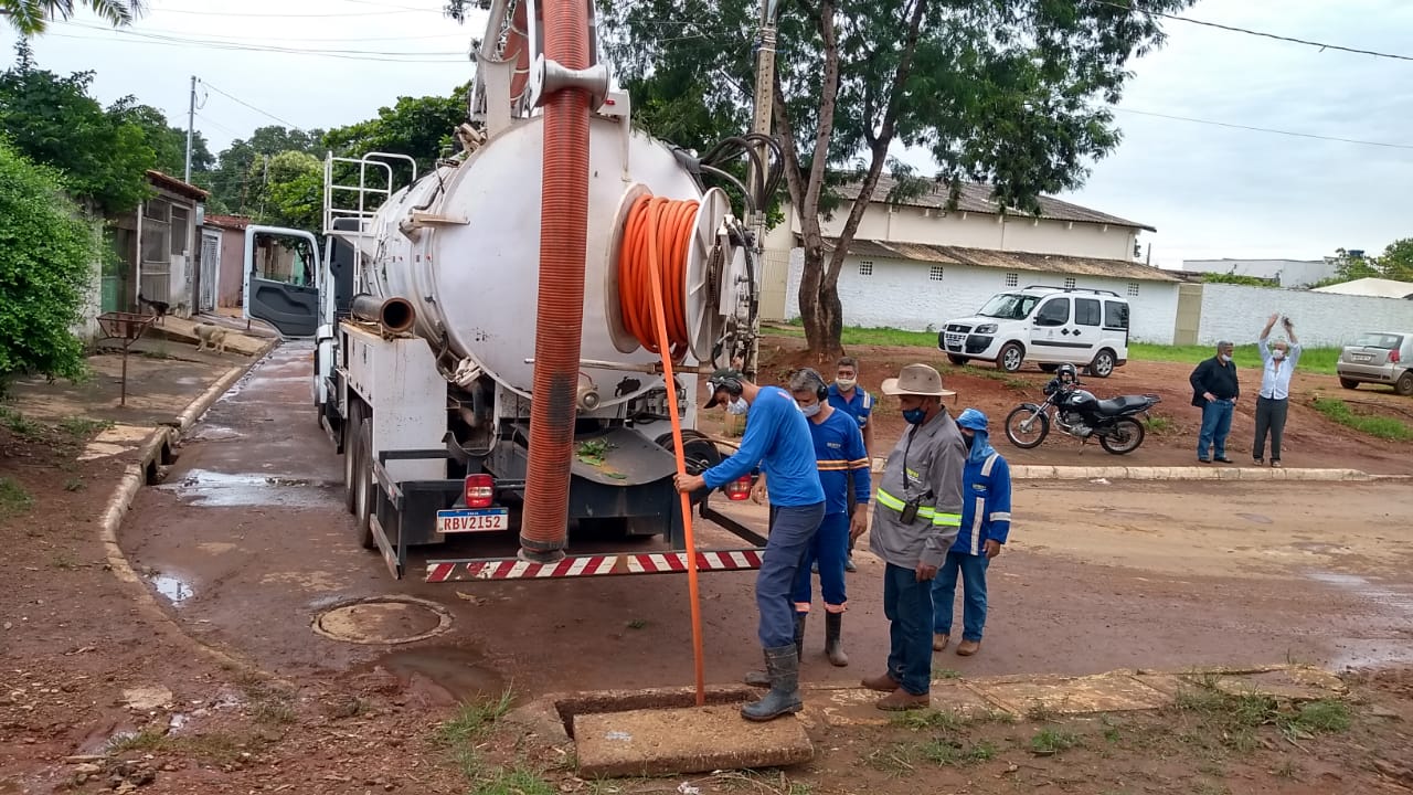 Em 60 dias, prefeitura retira mais de 400 toneladas de lixo em bocas de lobo de Goiânia