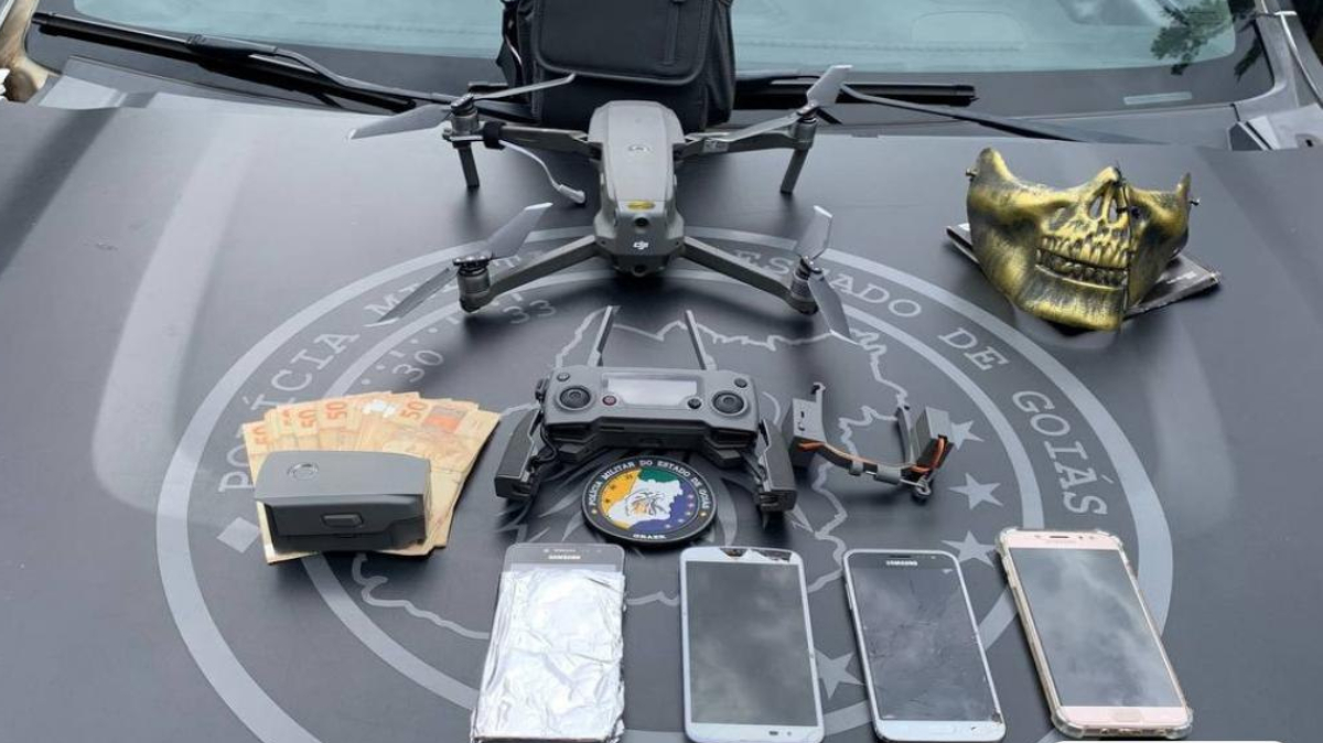 Preso casal suspeito de usar drones para entregar drogas e celulares em prisão