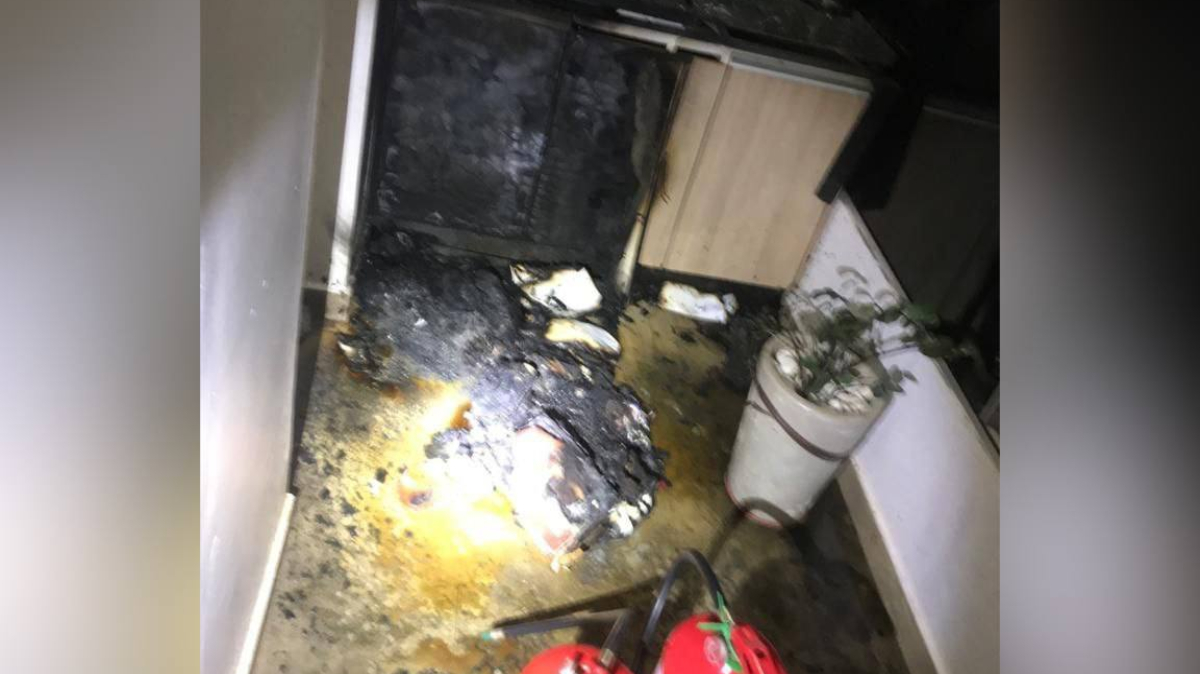 PMs que moram em prédio controlam incêndio em apartamento no Jardim Atlântico