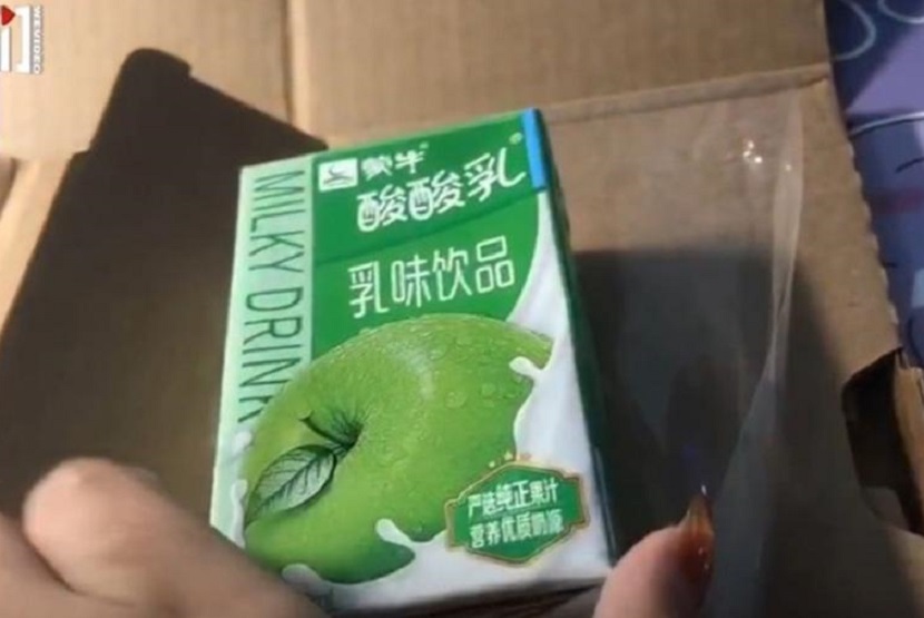 Mulher gasta R$ 8,5 mil em iPhone 12 e recebe iogurte de maçã, na China