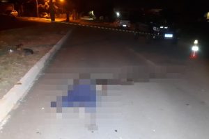 Um homem, que não teve identidade revelada, foi morto ao ser atropelado na noite desta quarta-feira (28), em Goiânia. A motorista - Homem em situação de rua é atropelado e morre, em Goiânia