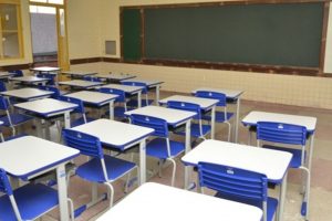 Goiás gastou quase 5% a menos com educação que o mínimo estabelecido no primeiro semestre