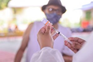 Justiça determina que prefeitura de Terezópolis cumpra os planos de imunização contra Covid-19