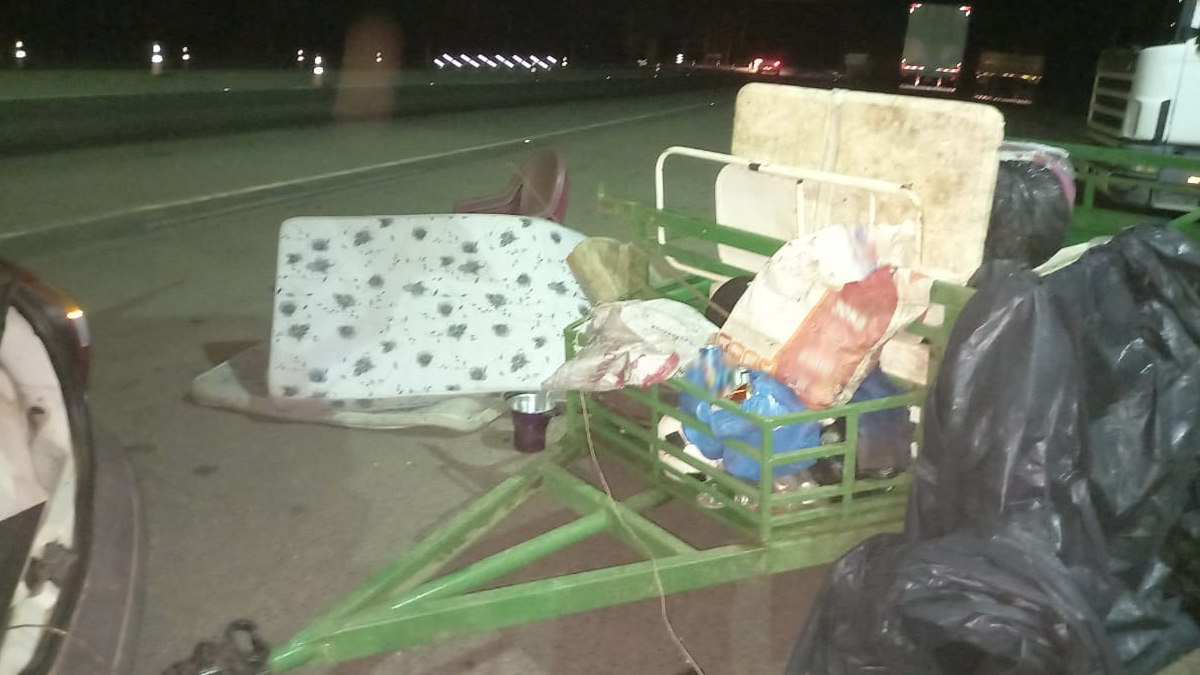 Motorista bêbado foge sem CNH, quebra bafômetro e agride agentes, em Porangatu (Foto: Divulgação/PRF)