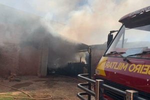 Incêndio atinge fábrica de tijolos em São Luís de Montes Belos