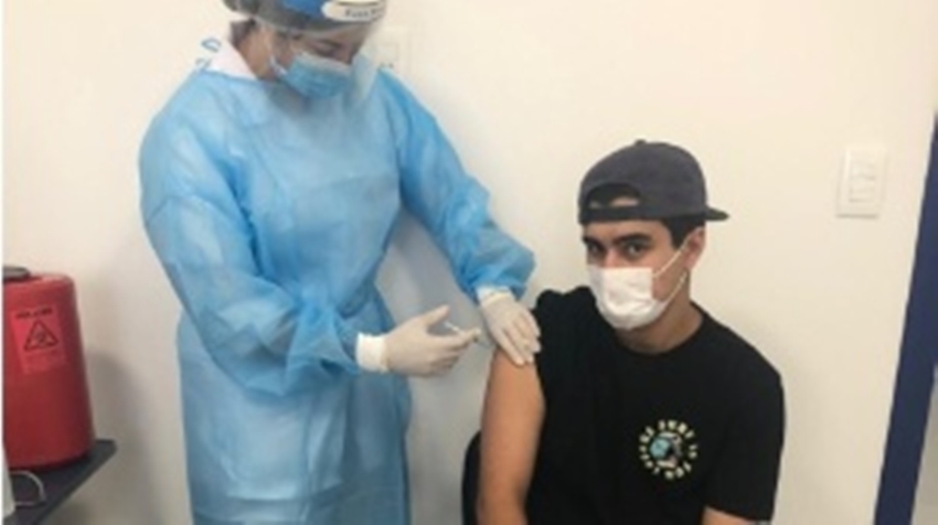 Jovens cruzam fronteira com Uruguai por vacina contra Covid-19