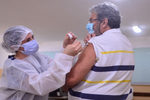 Rio Verde conclui aplicação de primeira dose da vacina em profissionais da Educação (Foto: Jucimar de Sousa/Mais Goiás)