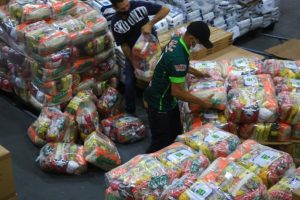 Disparada da inflação: reajuste do salário mínimo já foi 'engolido' por alta de alimentos