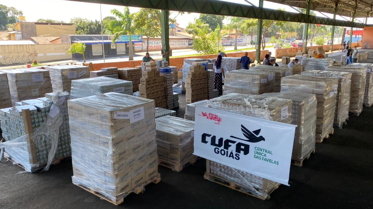 Atualmente, 320 mil pessoas dependem de doações para sobreviver durante a pandemia em Goiás.