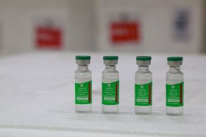 Agência europeia diz que há 'relação' entre trombose com vacina da Astrazeneca