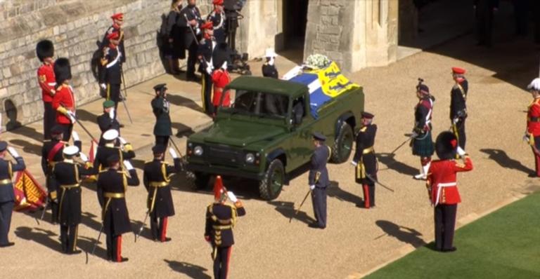 Procissão real e momento de silêncio marcam funeral de príncipe Philip