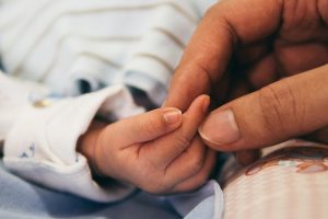 Goiás: mais de 1,6 mil recém-nascidos foram registrados sem o nome do pai em 2022